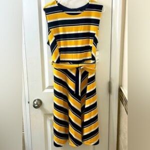 Yellow and black striped dress with a belt #stripes